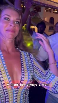 Son message en pleine soirée ne passe pas inaperçu