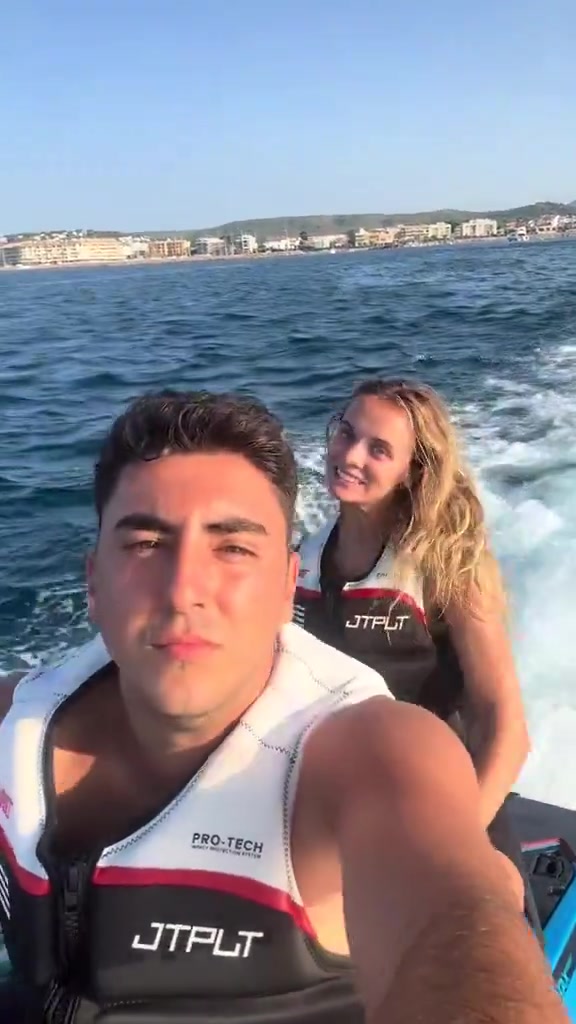 Leur selfie en jet-ski se termine dans l’eau